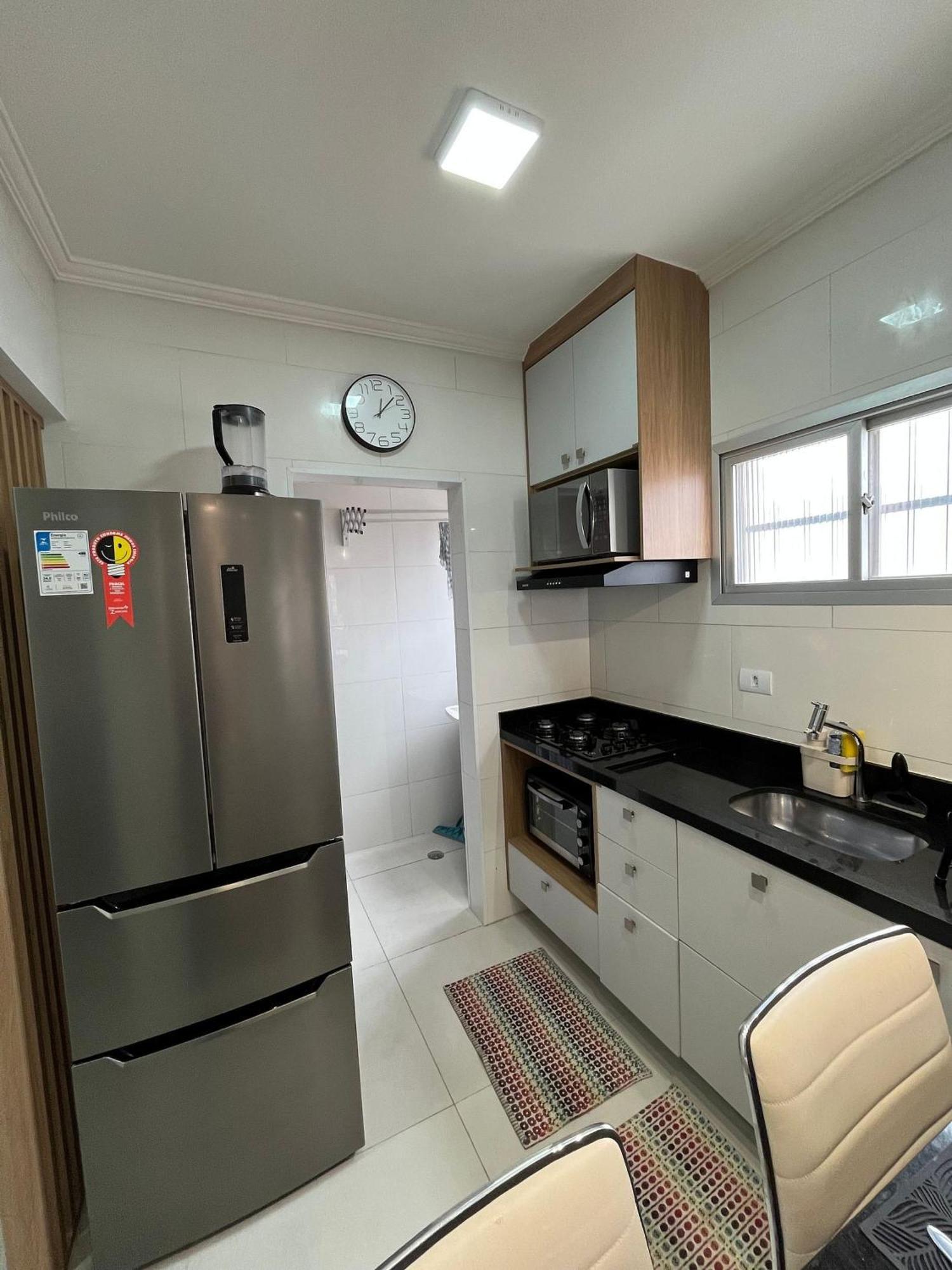 Canto Forte- Suite C/Varanda - Ate 5 Hospedes- Garagem - Wi Fi E 200 Metros Da Praia, 50 Metros Da Av Gastronomica Da Pg Praia Grande  Esterno foto